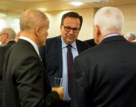 Ing. Jan Mládek, CSc., ministr průmyslu a obchodu ČR (8)